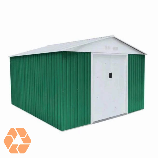 Bodega metálica verde de 7,06 m² con techo a dos aguas, puertas correderas blancas y diseño resistente para exteriores.