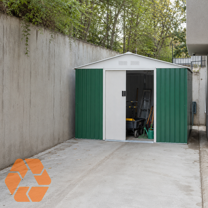 Bodega metálica verde de 8,84 m² con puertas correderas, ideal para almacenamiento seguro de herramientas y maquinaria.