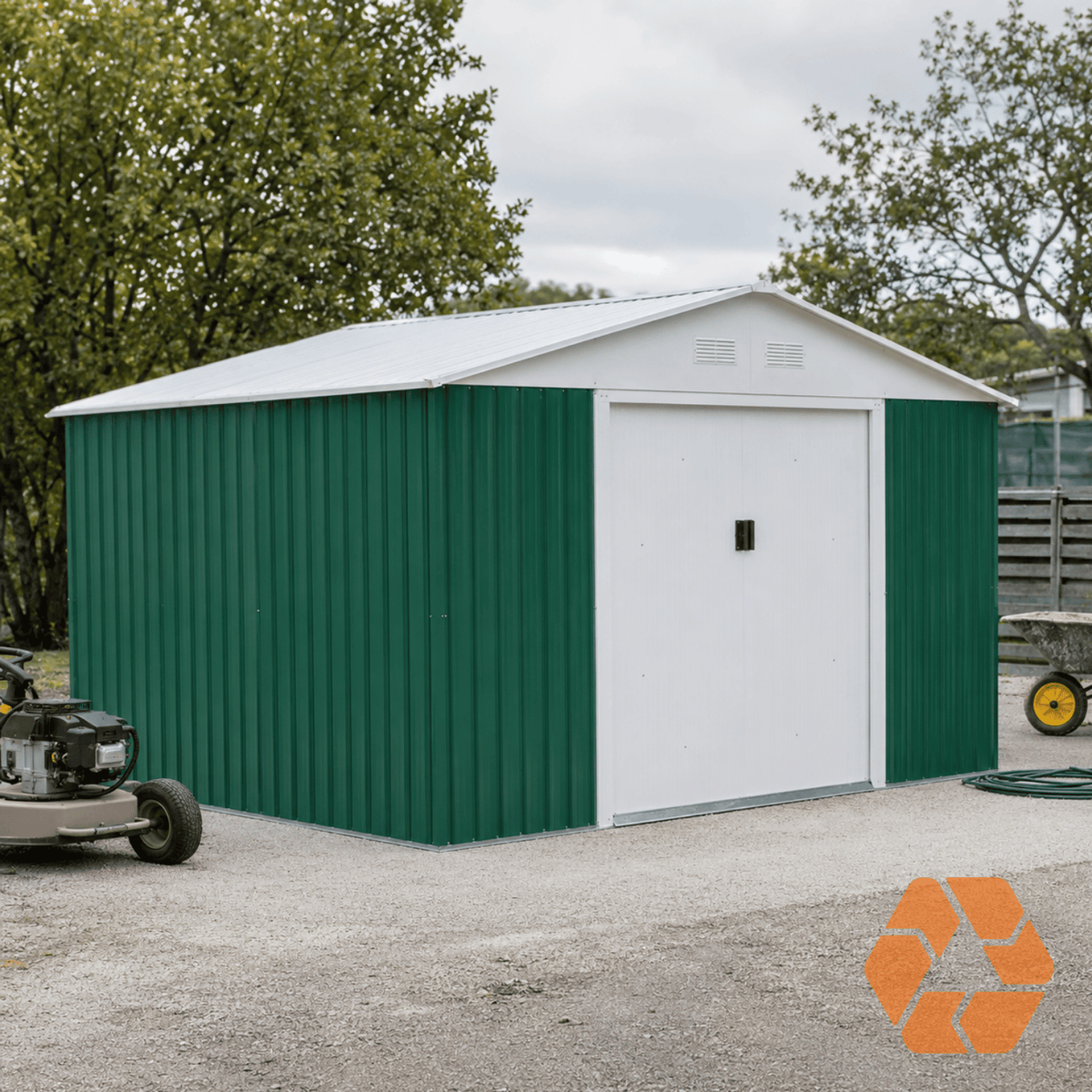 Bodega metálica Archer de 8,84 m² en color verde y blanco, con puertas correderas y techo a dos aguas para uso intensivo.