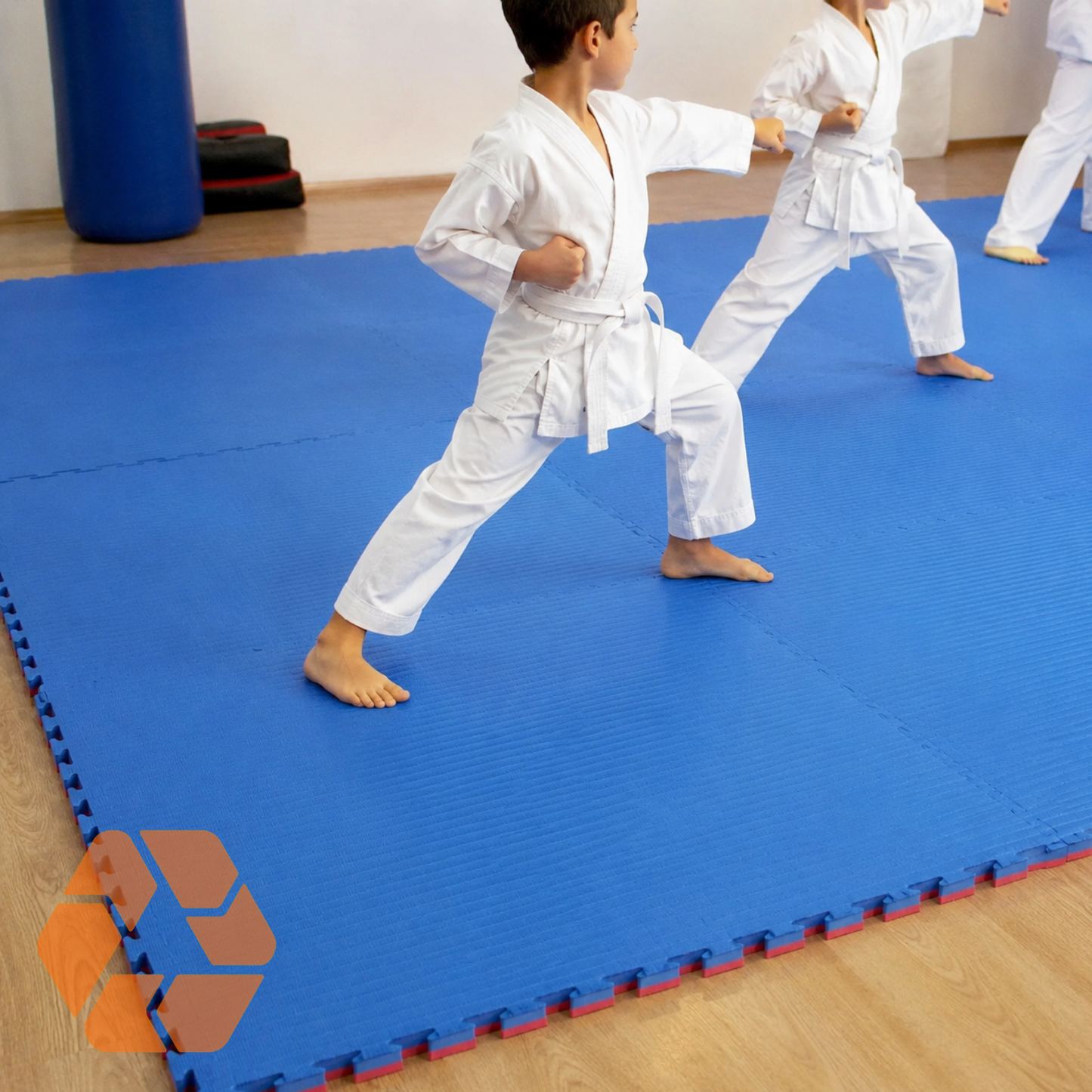 Palmeta de goma EVA azul de 2,5 cm, ideal para tatami de artes marciales con diseño ensamblable de 1x1 metro y alta resistencia.