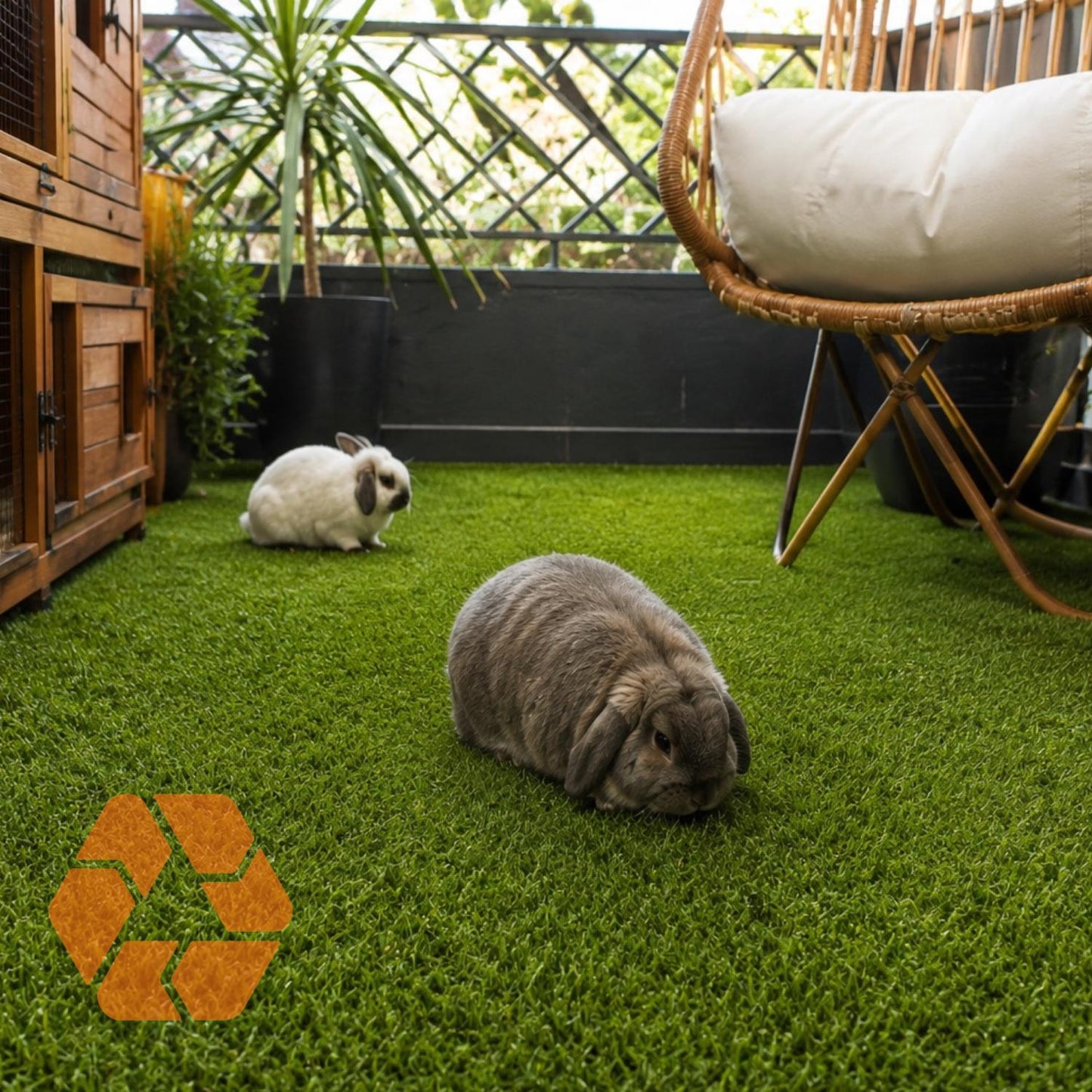 Pasto sintético verde de 20mm, resistente y ecológico, ideal para mascotas en terrazas o patios de 2x2 metros.