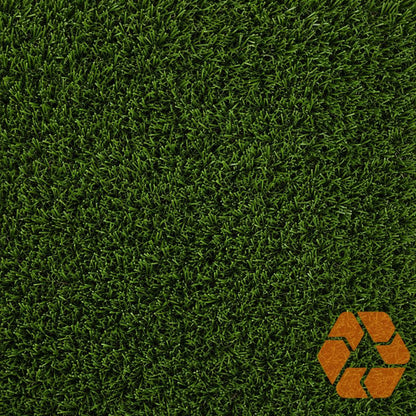 Pasto sintético verde de 7mm, textura tipo alfombra realista, ecológico y 100% reciclable para espacios impecables.