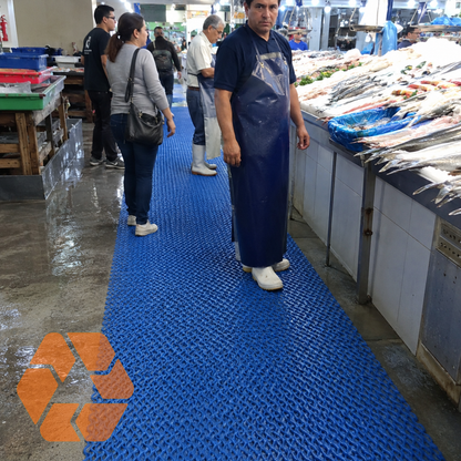 Piso PVC Drenante Tipo Wet Azul — Rollo 1,2 m x 5 m x 5 mm