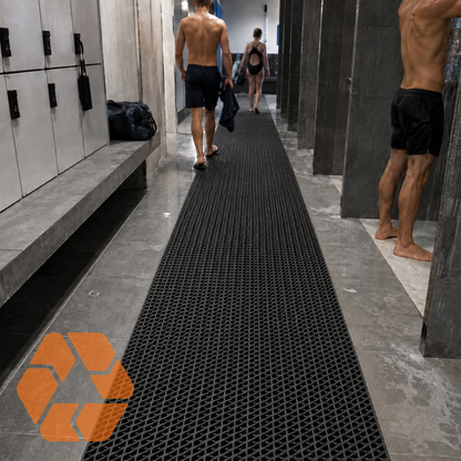 Piso PVC Drenante Tipo Wet Negro — Rollo 1,2 m x 15 m x 5 mm