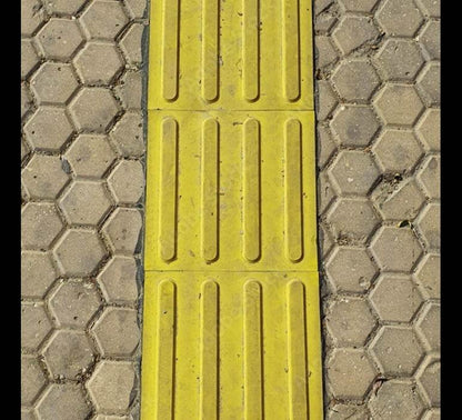 Piso Podotáctil Estriado 30x30cmx7mm - Signet